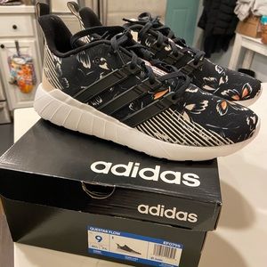 NEW Women’s Adidas Questar Running Shoes Size 9